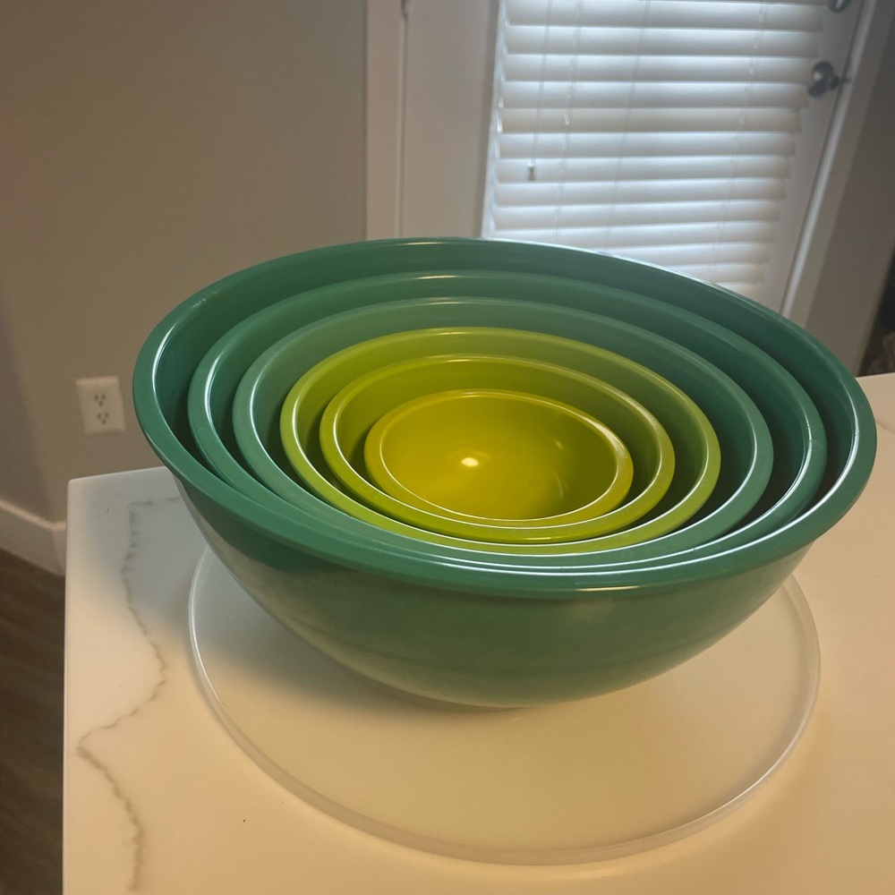 Set of Green and Yellow Nesting Bowls
